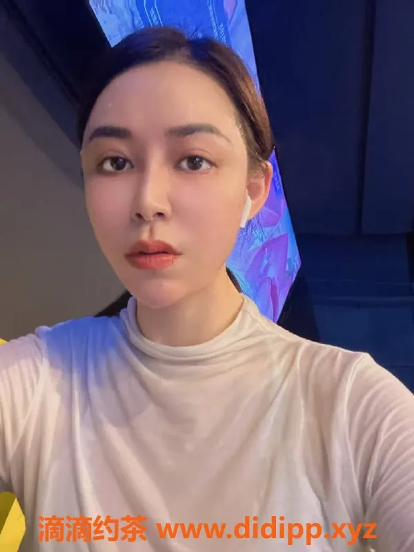 广州楼凤-天河御姐张佳音，水费1000p等你来享受