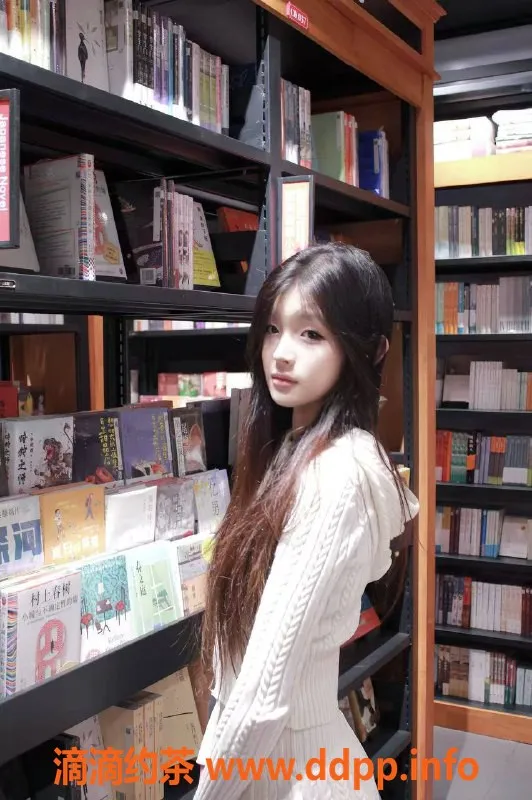 广州楼凤-天河嫩妹唐微微，夜课仅需10P体验独特服务