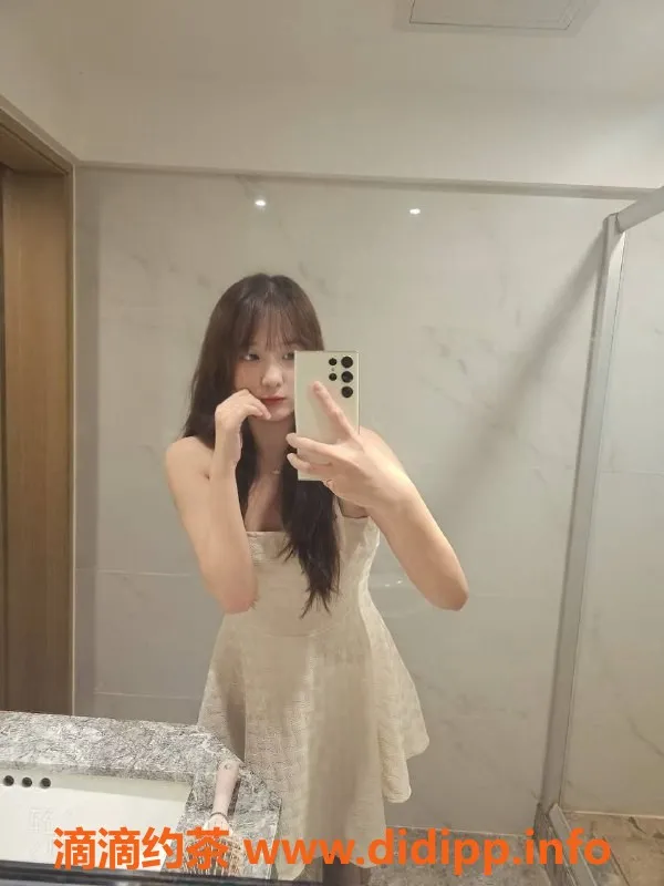 广州楼凤-黄埔嫩妹小粉，700p等你约！