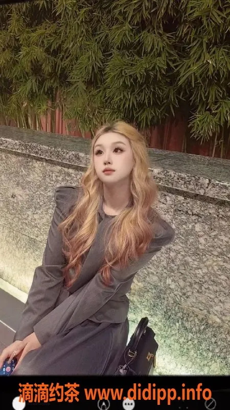 成都楼凤-锦江区小贝，微胖嫩妹，服务多样！