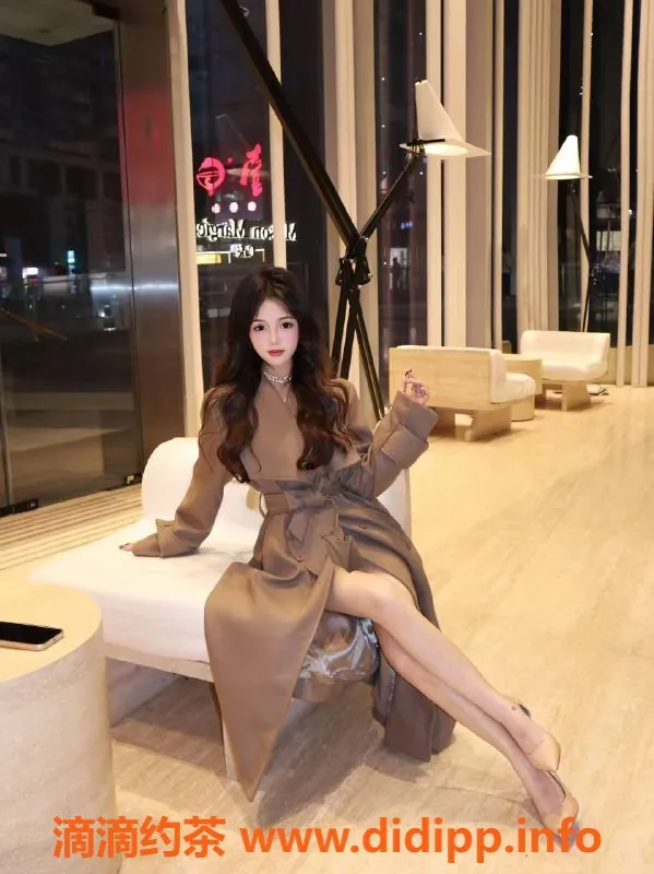 广州楼凤-天河嫩妹雪儿，舌吻服务1000p