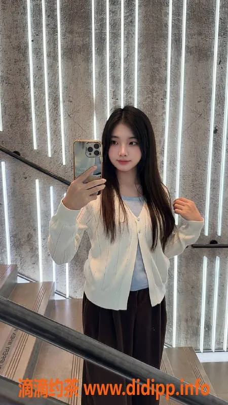 深圳楼凤-福田小羊，1000元服务，鸳鸯浴+69体验