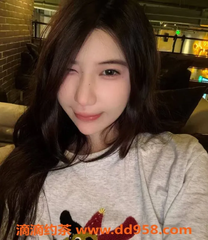 深圳楼凤-福田小白羊，性感长腿女神，1100P服务