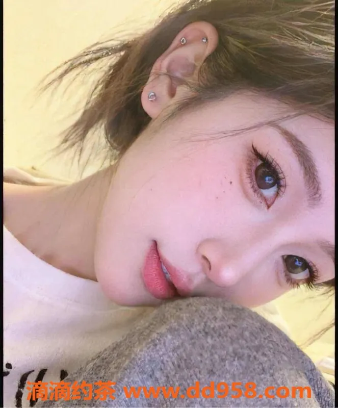 深圳楼凤-南山嫩妹嘉妮，900元亲嘴服务等你体验