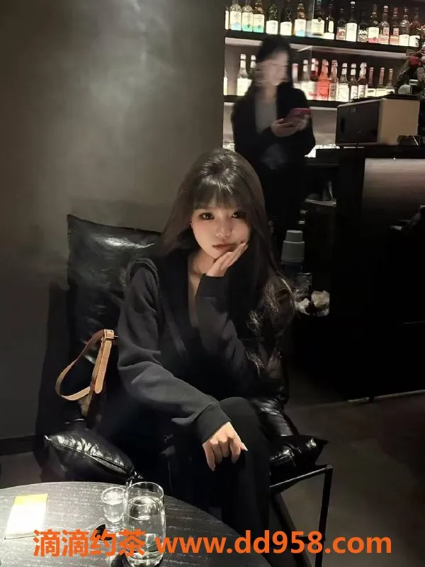 北京楼凤-成寿寺奶芙，18岁168cm，茶费8
