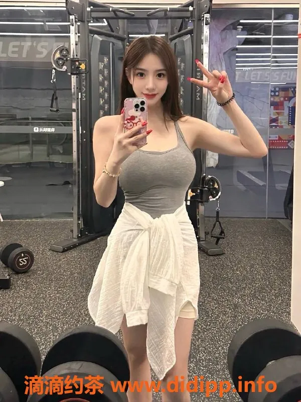 深圳楼凤资源信息,龙华小奶糖，168身高C罩杯上门1300起