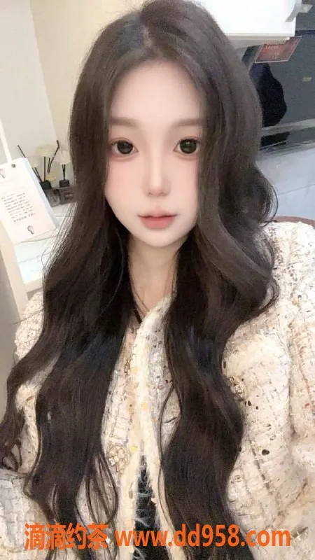 常州楼凤-武进嫩妹瑶瑶，165高C罩杯，陪浴调情服务