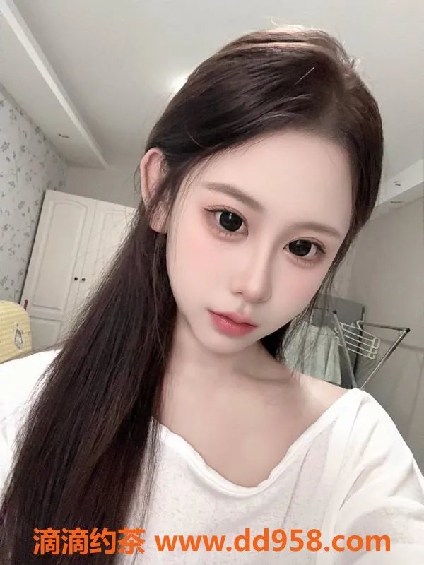 广州楼凤-猎德嫩妹二二，700p服务，舌吻69等你来体验