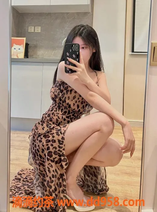 广州楼凤-天河嫩妹文文，水费700p等你来体验