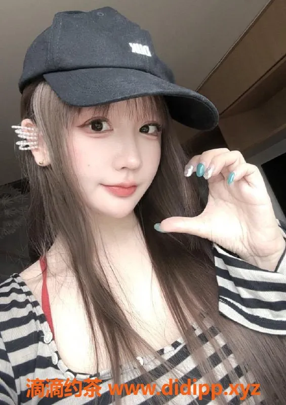 广州楼凤资源信息,天河馨馨，800p嫩妹，惊艳长腿御姐