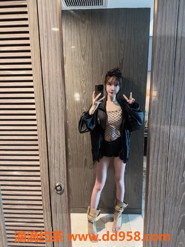 广州楼凤-天河馨馨，800p嫩妹，惊艳长腿御姐