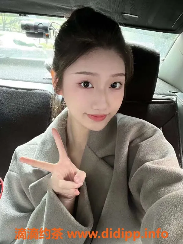 广州楼凤-天河嫩妹小薇，水费1100p等你来撩