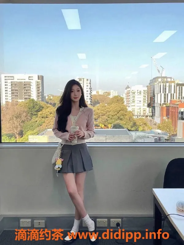 广州楼凤-番禺嫩妹舒舒，大长腿舞蹈生，水费1000p