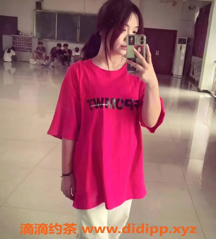 成都楼凤-武侯区微胖嫩妹小妍，性价比高，6P体验