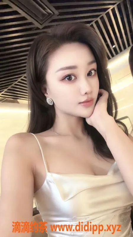 广州楼凤-天河御姐小菲菲，6P夜课服务热卖中！