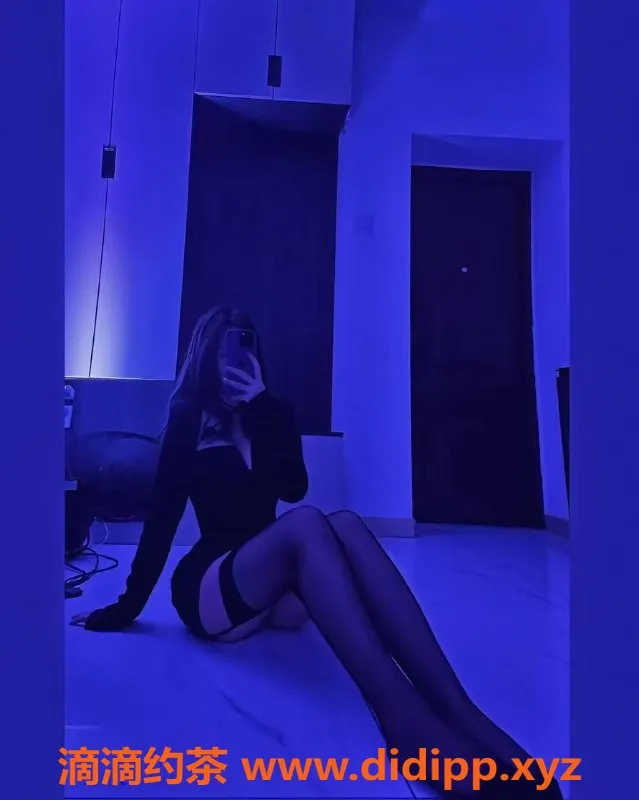 中山楼凤-东区瑶瑶23岁，40F胸围，超值1000元/小时