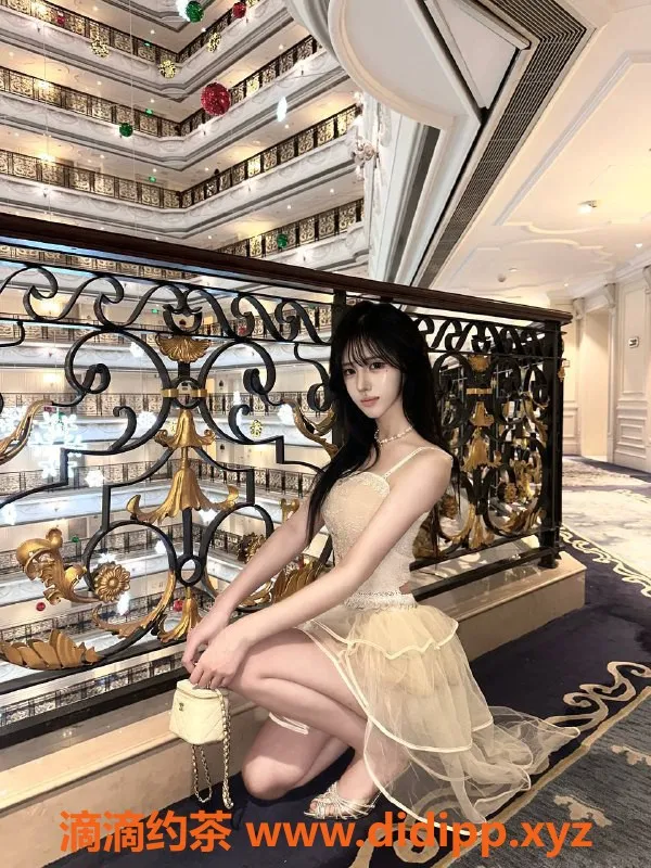 广州楼凤-天河嫩妹卡卡，长腿网红，水费1400p