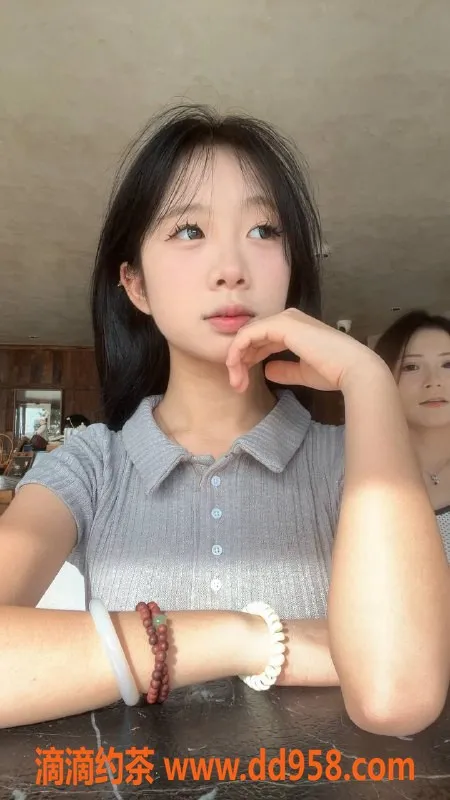 深圳楼凤-宝安屁屁，1000元起，享鸳鸯浴与69服务