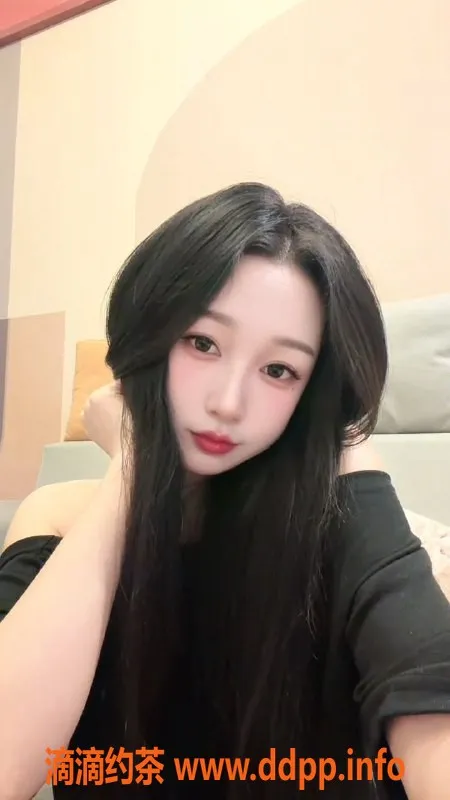 成都楼凤-武侯区甜甜：颜值9.9，身材96斤，服务超赞