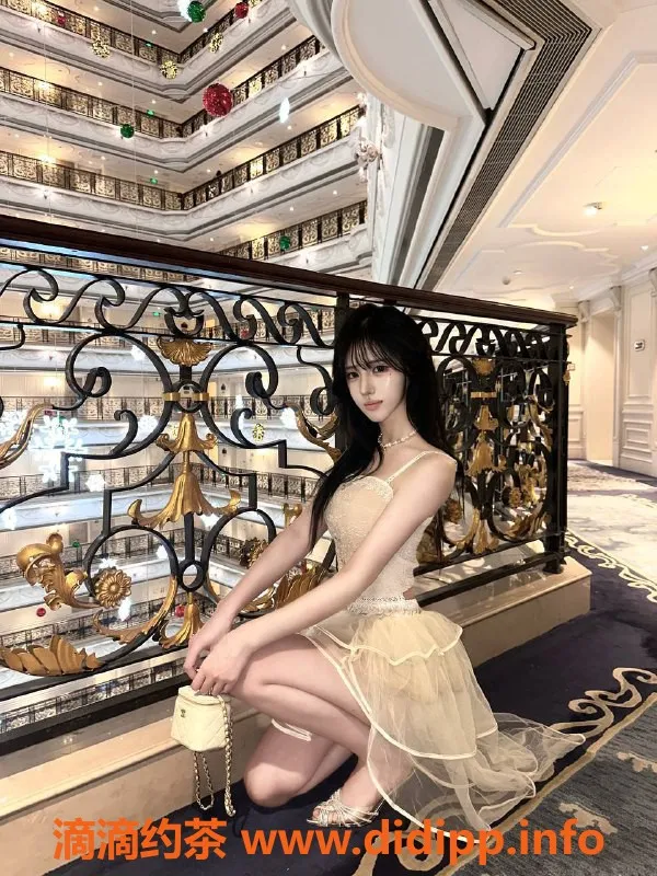 广州楼凤-天河卡卡网红嫩妹，1500P服务体验