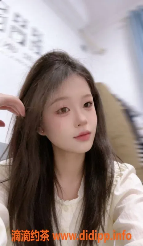 成都楼凤-武侯区依婷，身材火辣，态度佳，6小时仅需6元