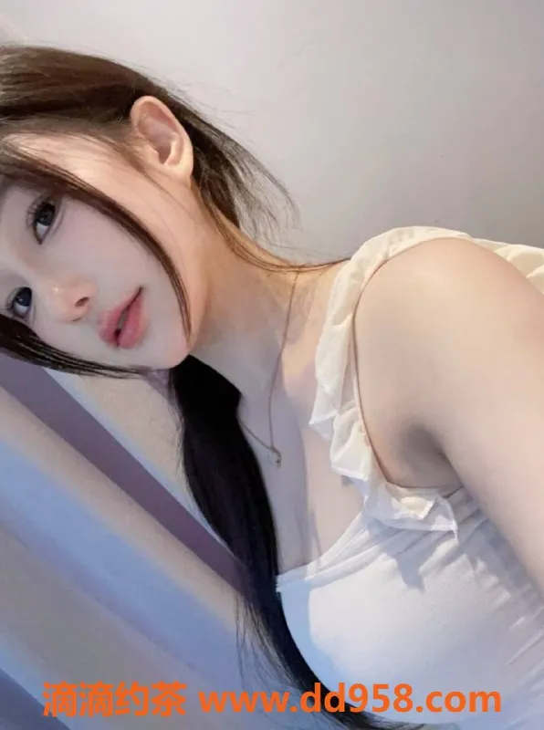 广州楼凤-天河范梦涵，700元私聊，服务优质！