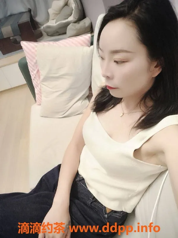 昆明楼凤-官渡区小杨，6p/8PP服务，夜间特别体验