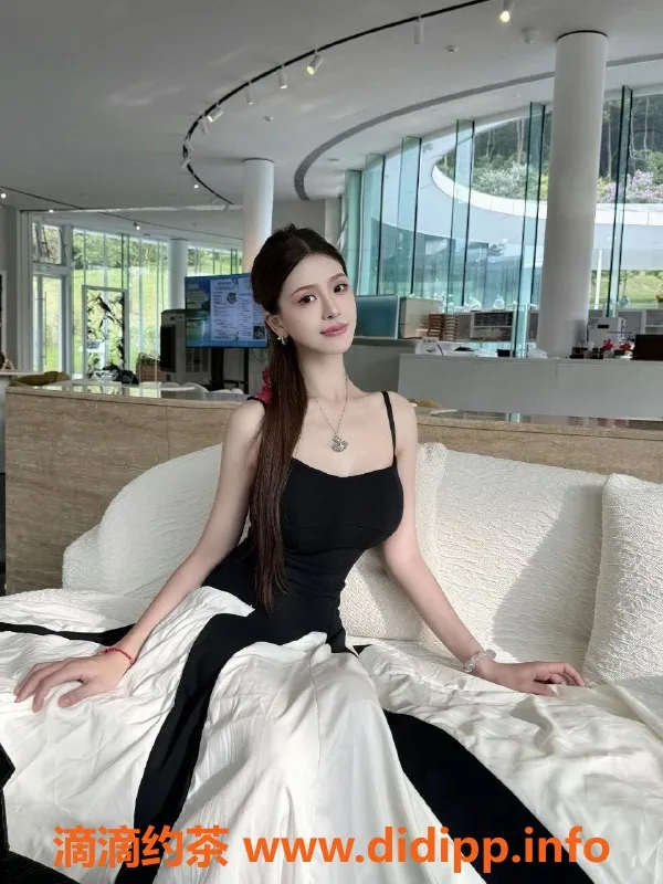 深圳楼凤-罗湖小彤服务超值，1600起，享受不一样的体验