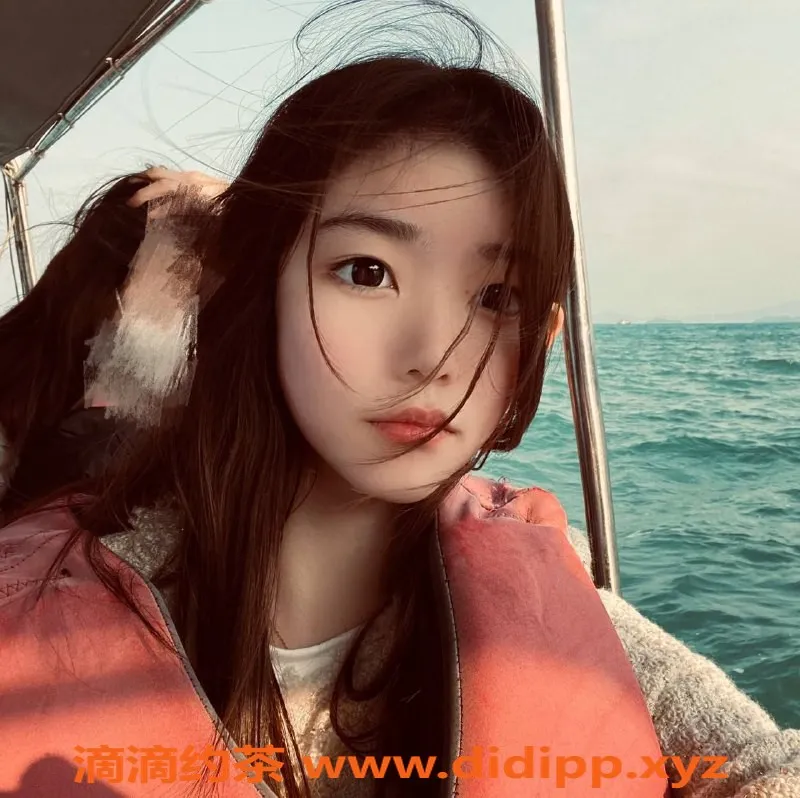 成都外围-高新区小沐，175+长腿婀娜，纯真服务