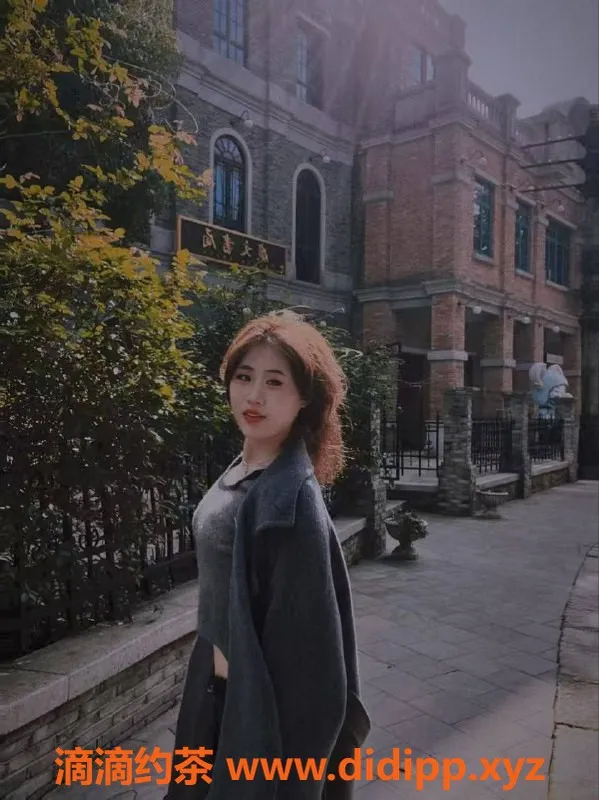 深圳楼凤-龙华婷婷，茶费800p/1500pp，优质服务体验