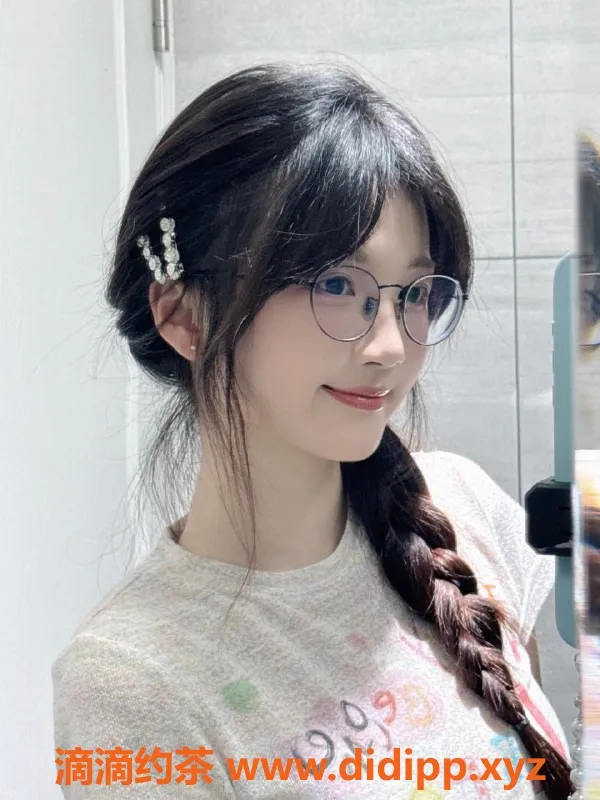 无锡楼凤资源信息,锡山区小米，168厘米，45kg，蜜桃臀高颜值陪浴