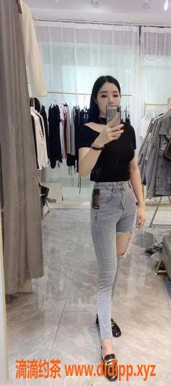 上海楼凤-上海浦东新区25岁年轻妹子，身高165cm，价格500