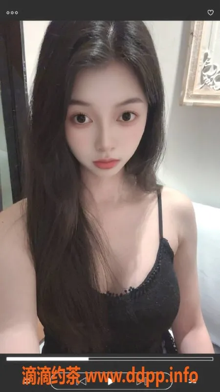 广州楼凤-黄埔嫩妹柒柒，700水费，长腿大胸诱惑