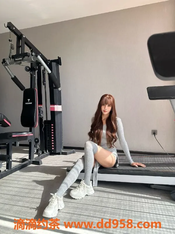 深圳楼凤-南山雅萱，172大长腿，1200起服务