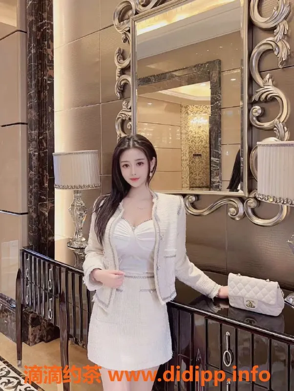 无锡楼凤资源信息,惠山区云裳，高颜值丝袜制服陪浴，极致享受