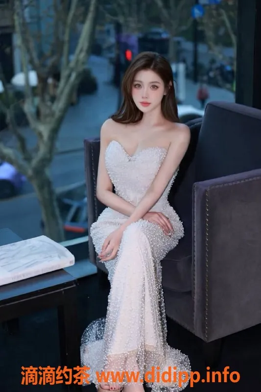 深圳楼凤-福田心怡，1600P大波蜜桃臀长腿服务