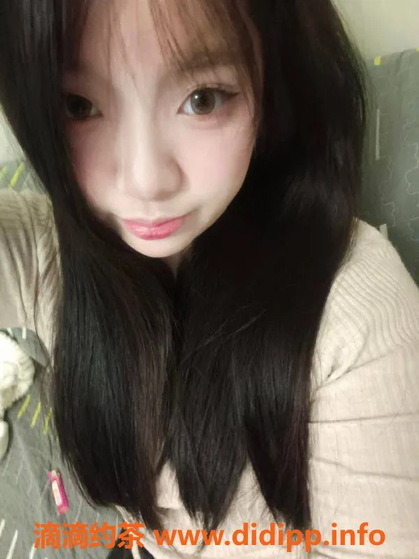 北京楼凤-百子湾汤圆微胖女孩，清纯可爱160元茶费