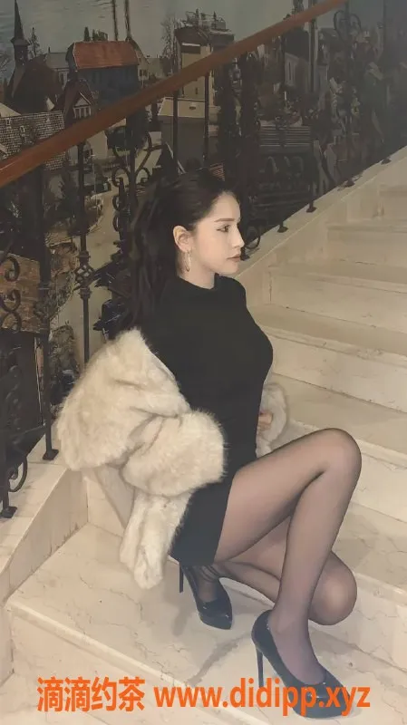 乌鲁木齐楼凤-20岁高挑妹子，170cm/48kg，纹身迷人