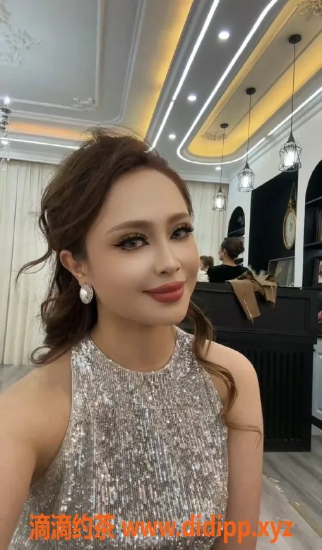 乌鲁木齐楼凤-25岁碧玺美女 外出服务 身高167体重54