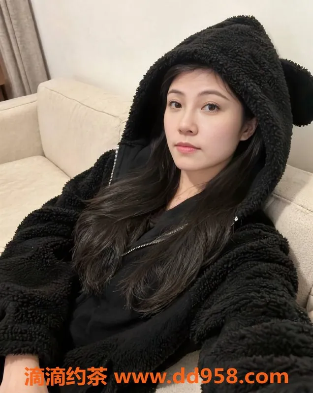 深圳楼凤-罗湖琪琪，制服诱惑，700P深喉服务体验