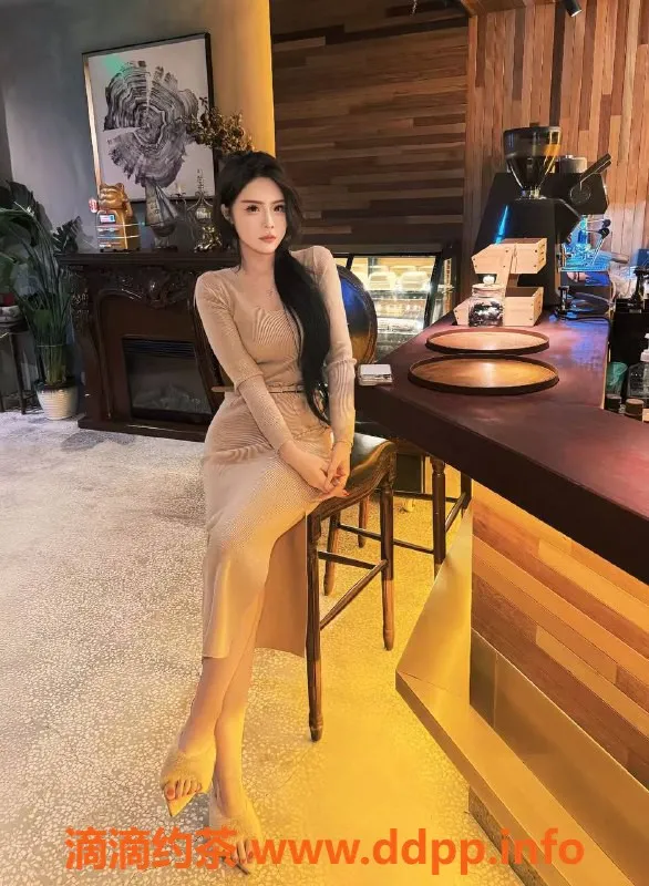 北京楼凤-朝阳小雪花，174cm/52kg，茶费仅1K