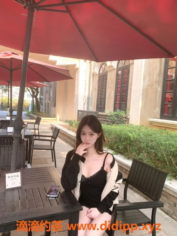 广州楼凤资源信息,海珠区20岁学妹徽因，165cm，600元四十分钟