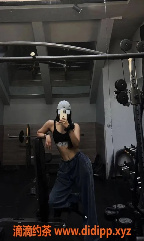 北京上门服务-双井阿依夏，26岁168cm，49kg蜜桃臀女友感上门服务