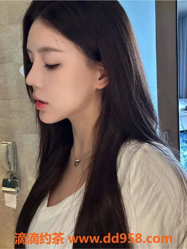 乌鲁木齐楼凤-南方妹子，168cm，47kg，纯欲女神