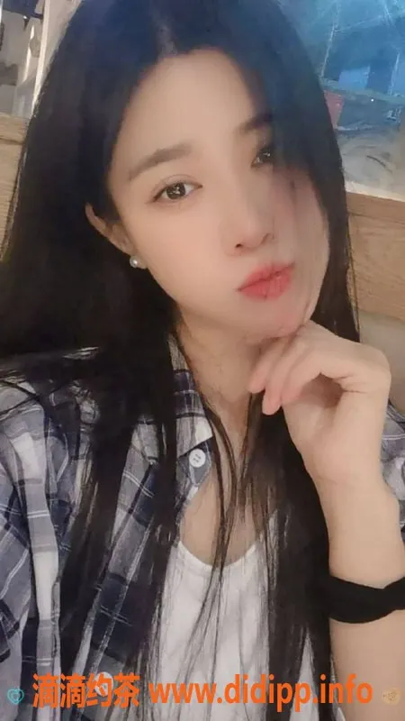 广州楼凤-番禺小狐狸——御姐级诱惑，10P等你来体验