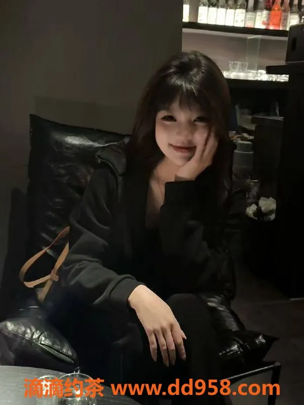 北京楼凤-成寿寺奶芙，18岁细腰168cm，茶费仅8元