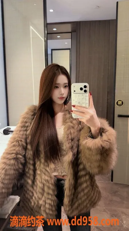 广州楼凤-天河嫩妹162C罩杯，服务多样！