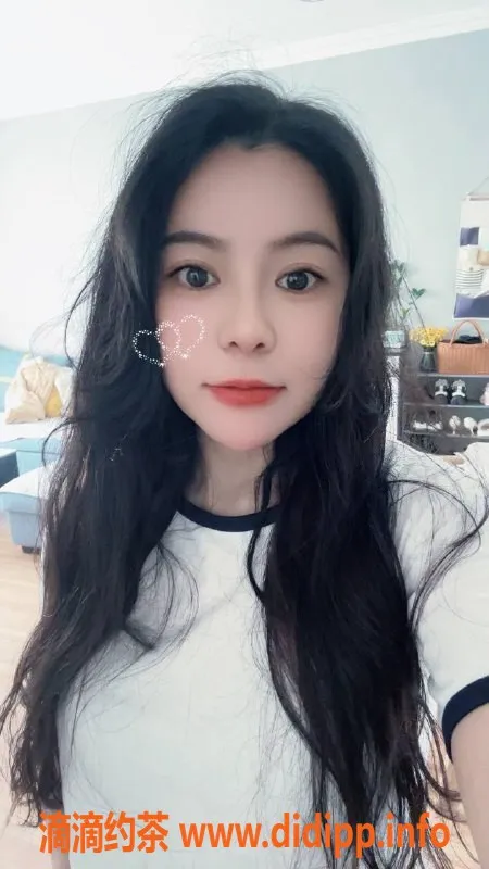 成都楼凤-武侯区28岁少妇笑笑，身高160，胸围D，500元体验！