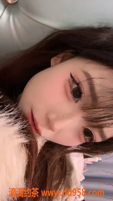 广州楼凤-海珠嫩妹小十八，电讯10P，鸳鸯浴体验