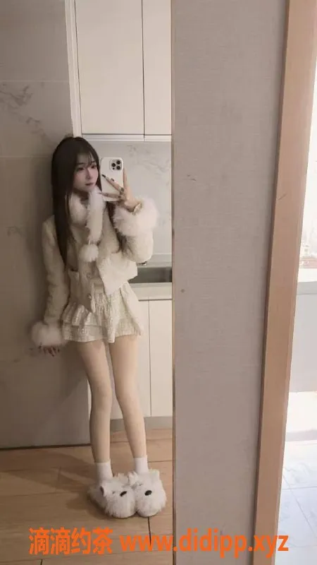 广州楼凤资源信息,海珠嫩妹小十八，电讯10P，鸳鸯浴体验